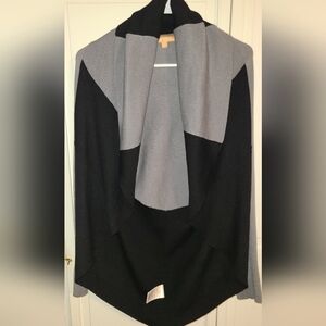 Ellen Tracy Stylish Black and Gray Women's Sweater